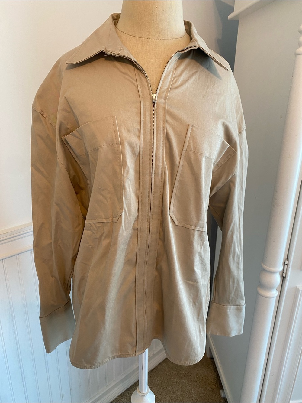 Zara Beige Lightweight Shirt Jacket with Front Zip